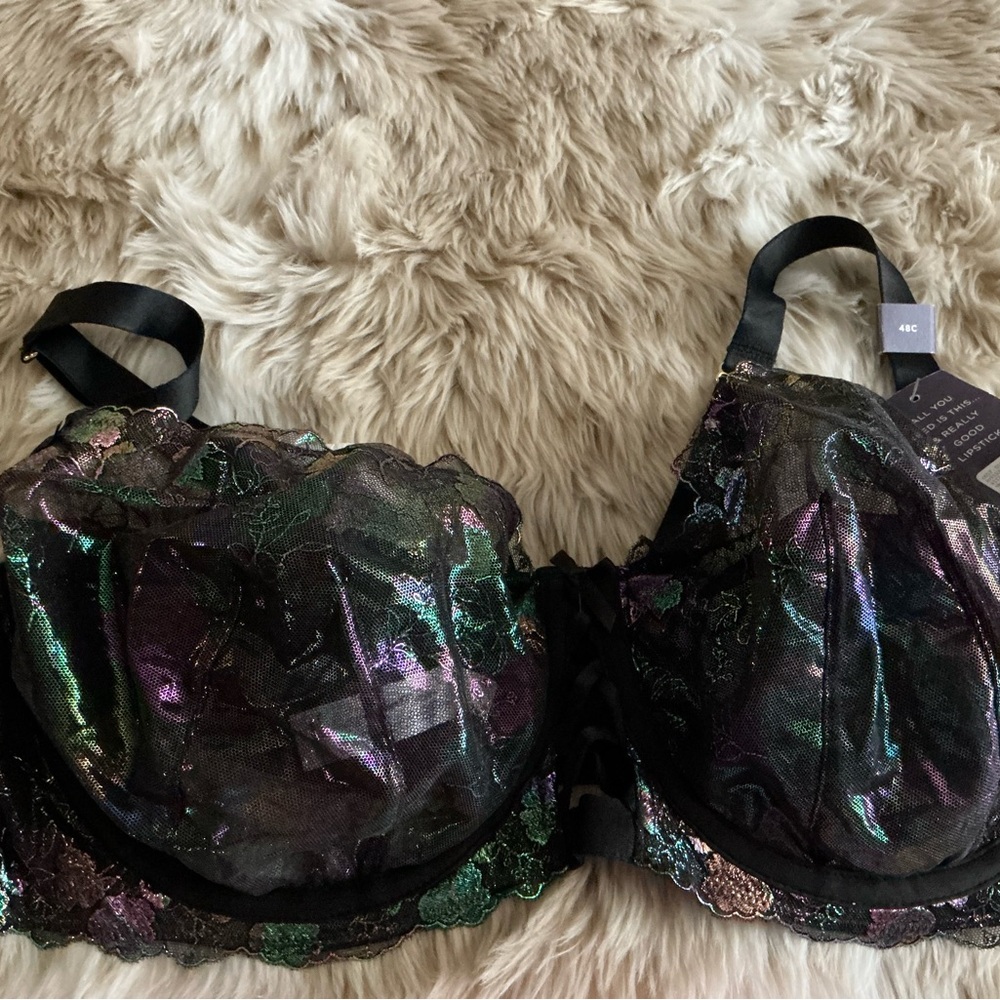 Elegant Black and Green Lace Bra
